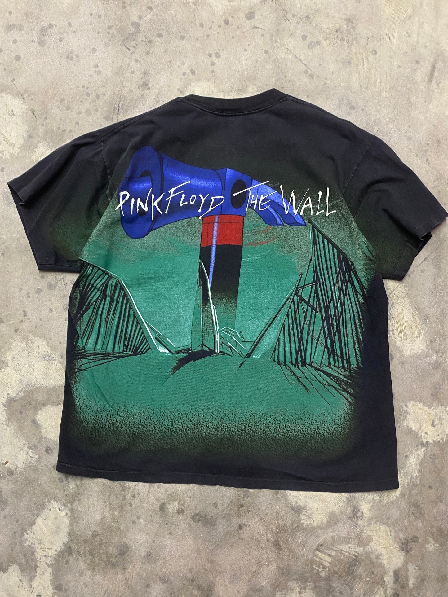 Vintage Pink Floyd The Wall AOP shirt size extra large