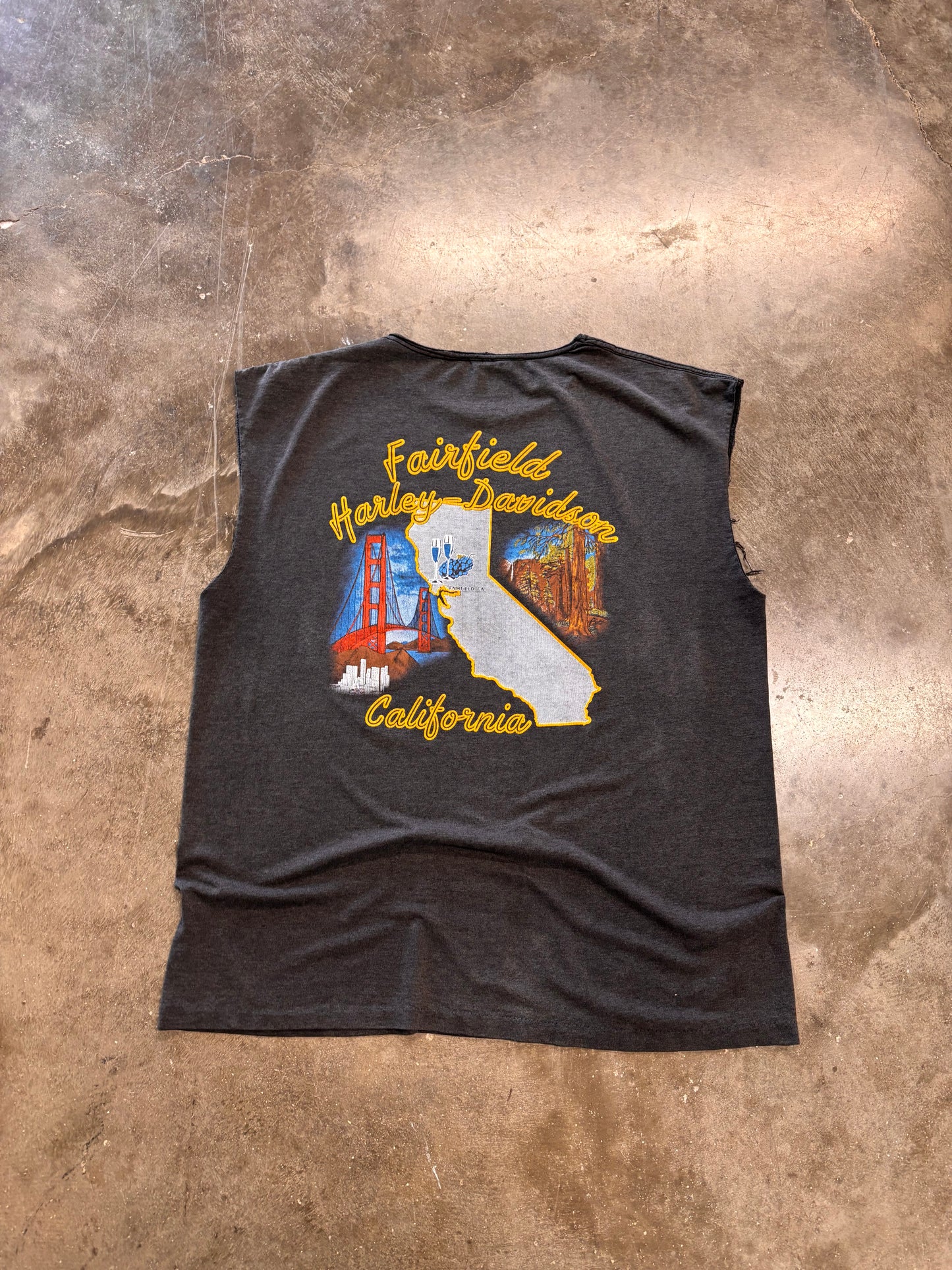 Vintage Harley Davidson 3D Emblem chopped shirt size XL