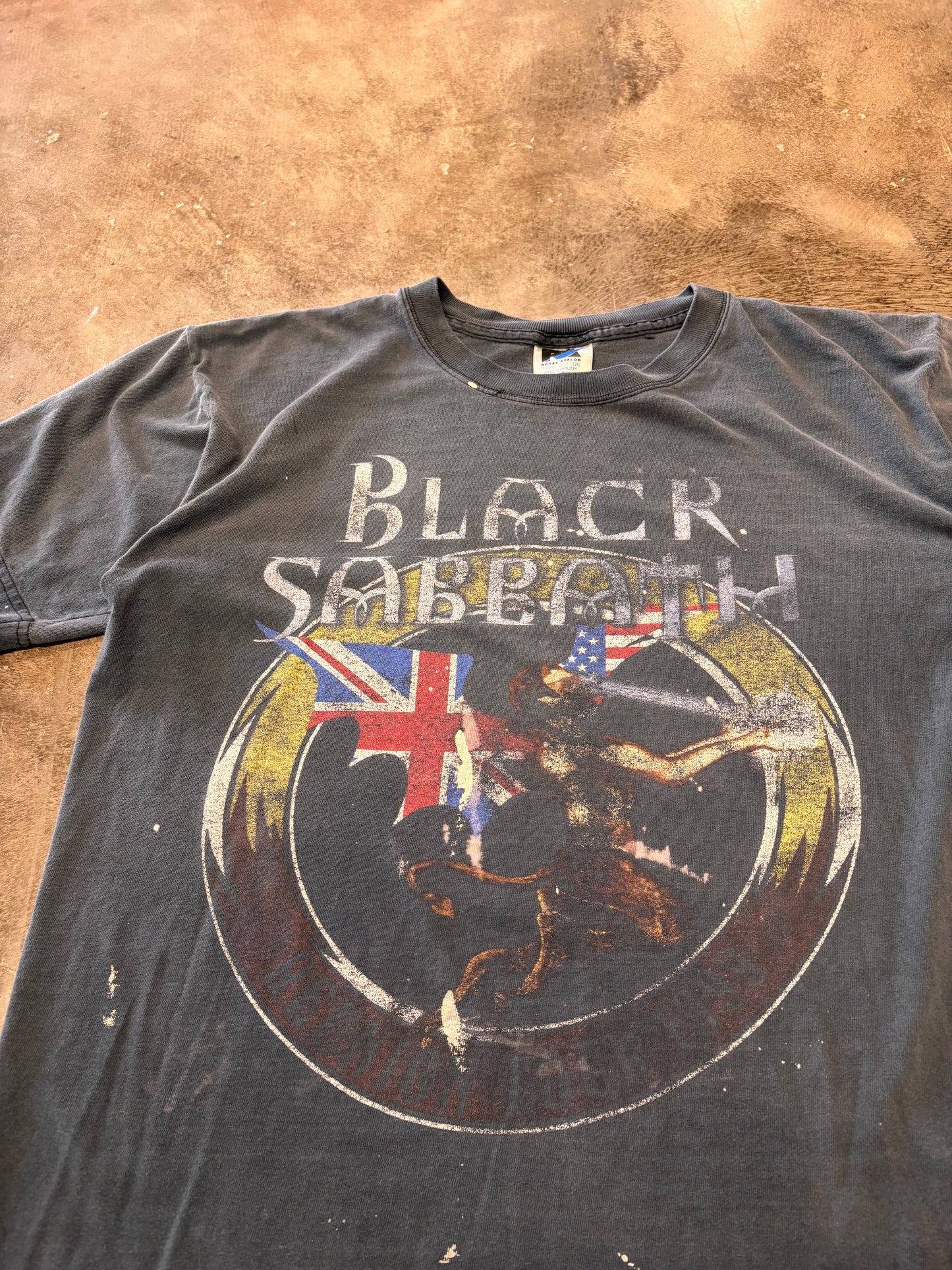 Vintage Fade-out Black Sabbath shirt size large