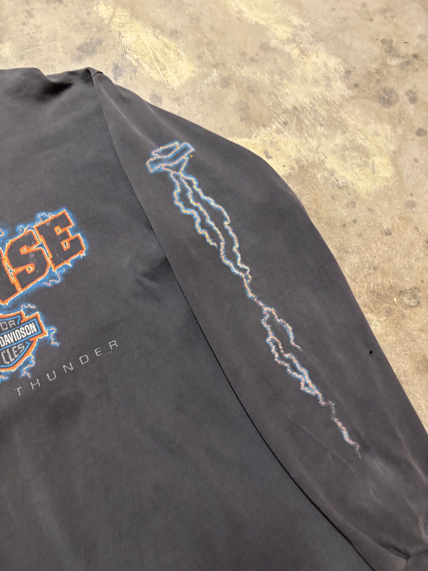 Vintage Harley Davidson thrashed lightning make some noise long sleeve size xl
