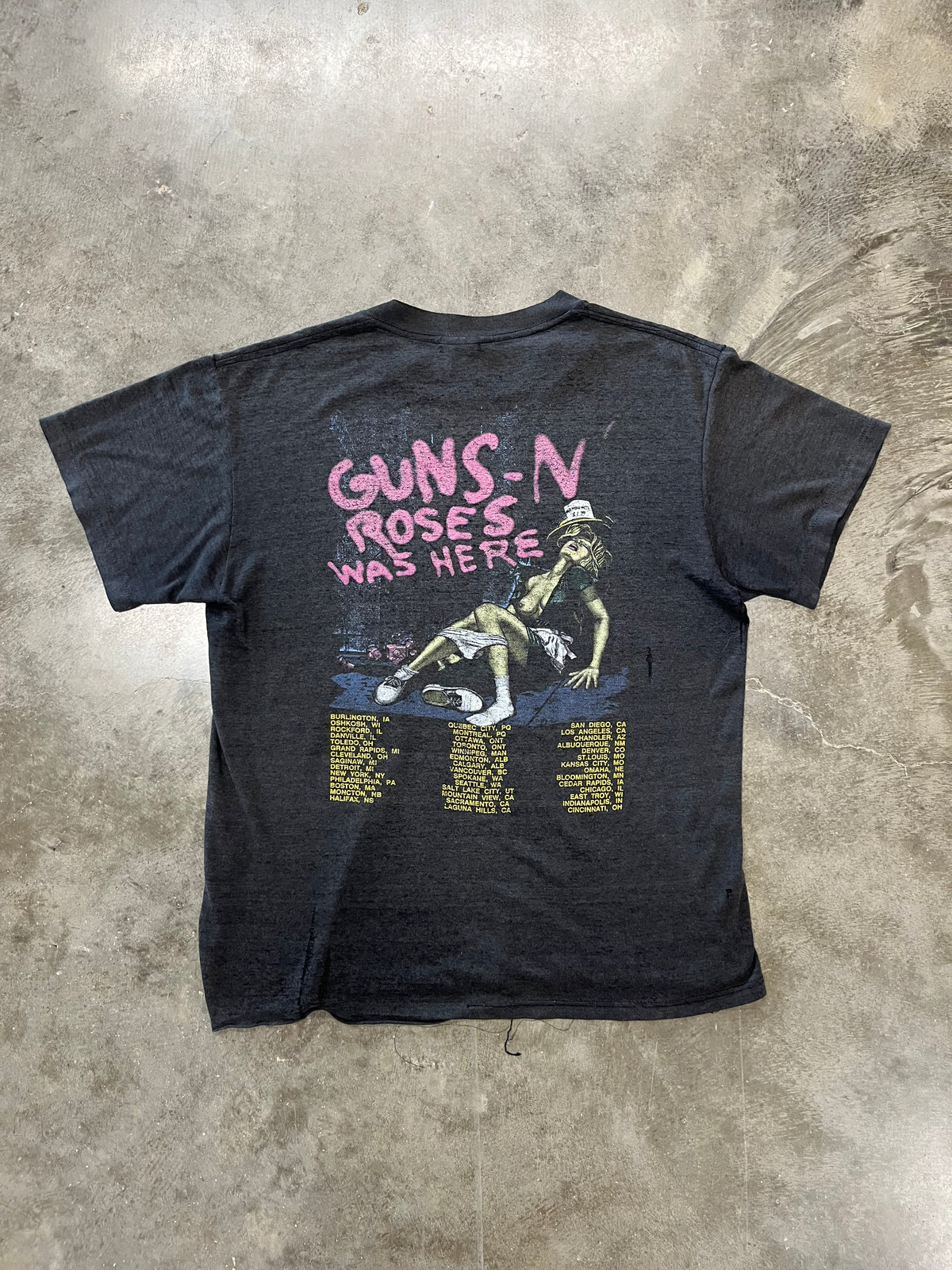 Vintage Guns N’ Roses banned logo shirt size extra large