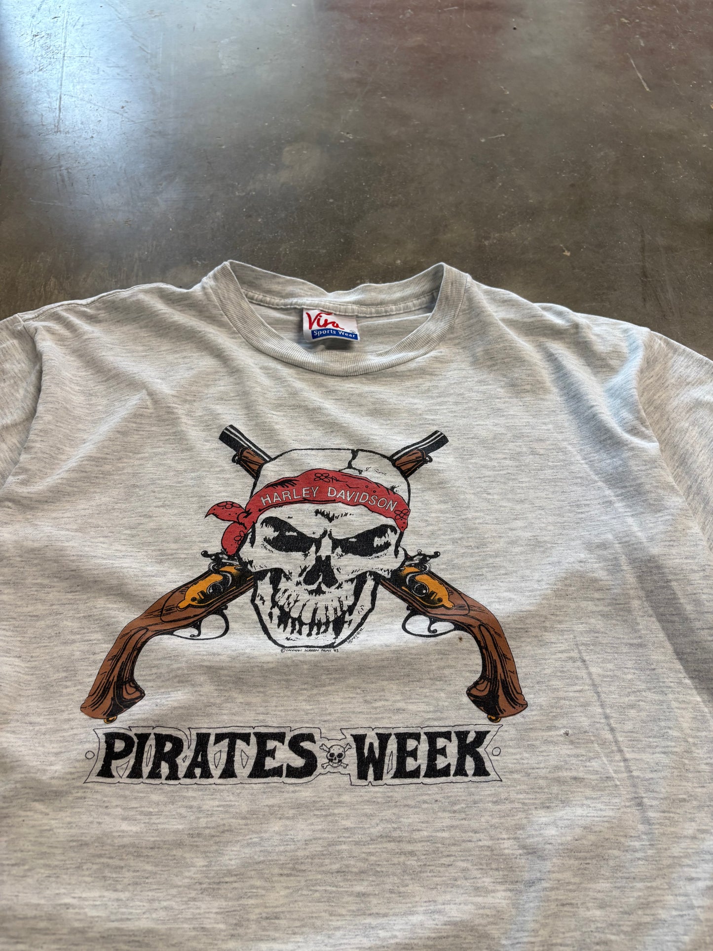 Vintage 90’s Harley Davidson pirate skull shirt size large