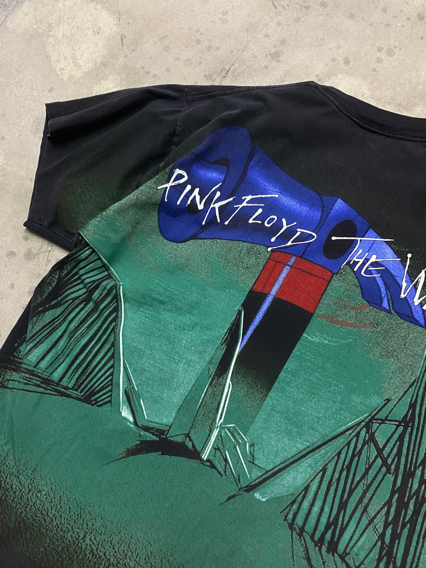 Vintage Pink Floyd The Wall AOP shirt size extra large