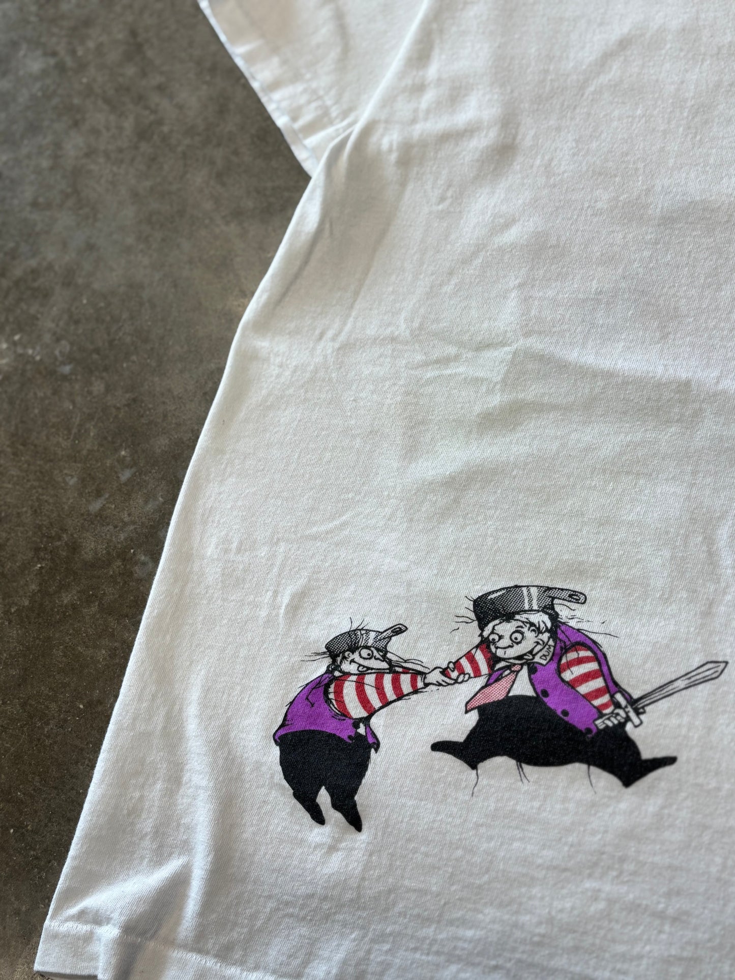 Vintage Alice in Wonderland Dee and Dum shirt size large